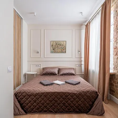 Stylish Close To Center, Cafes & Parks & Local Dining *