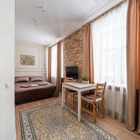 Apartment Stylish Close To Center, Cafes & Parks & Local Dining