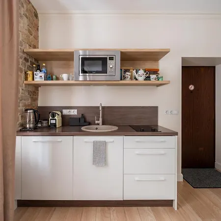 Stylish Close To Center, Cafes & Parks & Local Dining *