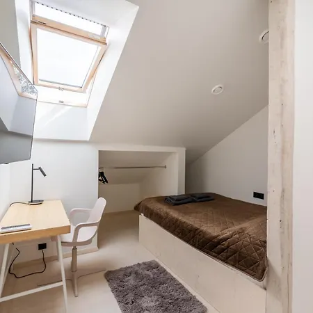 Apartment Scandi Spacious Attic Loft With Skyline View