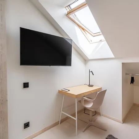 Apartment Scandi Spacious Attic Loft With Skyline View