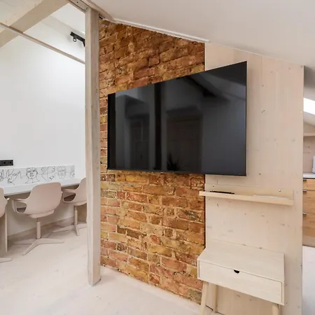 Scandi Spacious Attic Loft With Skyline View