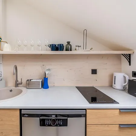 Scandi Spacious Attic Loft With Skyline View Apartment