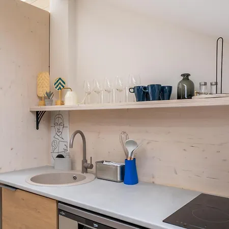 Apartment Scandi Spacious Attic Loft With Skyline View *