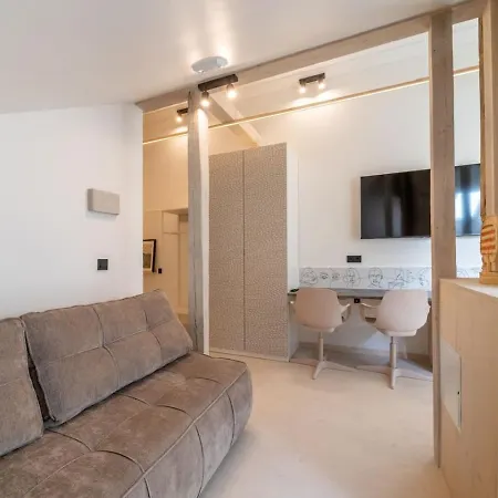 Apartment Scandi Spacious Attic Loft With Skyline View