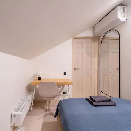 Apartment Scandi Spacious Attic Loft With Skyline View *