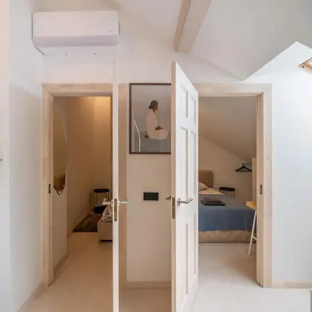 Scandi Spacious Attic Loft With Skyline View Apartment
