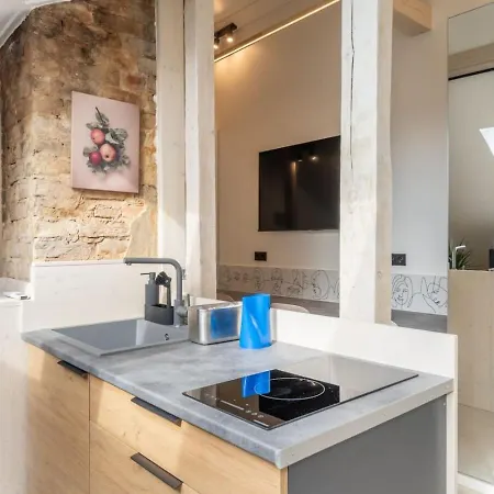 Scandi Spacious Attic Loft With Skyline View *
