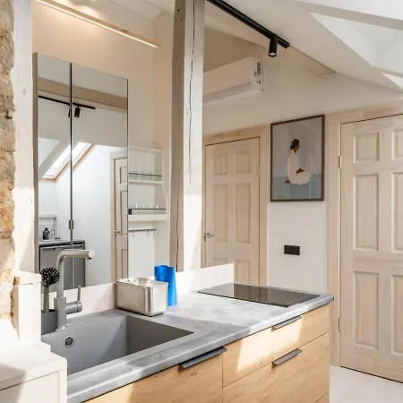 Scandi Spacious Attic Loft With Skyline View Apartment *