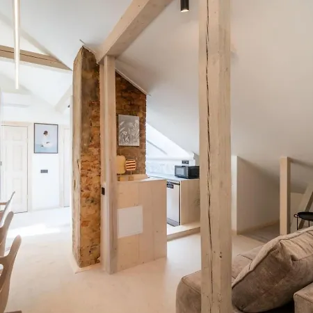 Scandi Spacious Attic Loft With Skyline View Apartment *