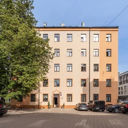 Scandi Spacious Attic Loft With Skyline View Apartment
