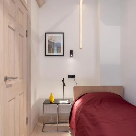 Scandi Spacious Attic Loft With Skyline View *