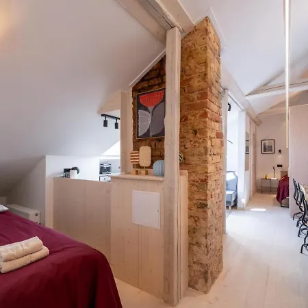 Scandi Spacious Attic Loft With Skyline View Apartment *