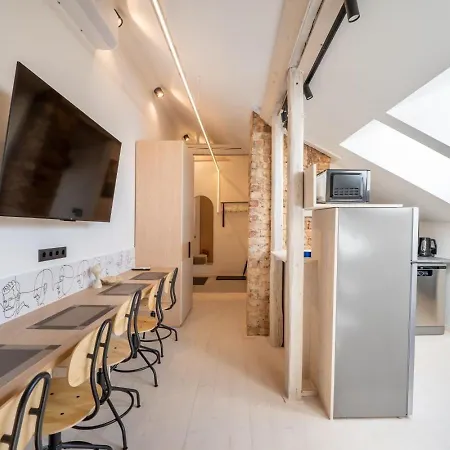 Scandi Spacious Attic Loft With Skyline View Apartment