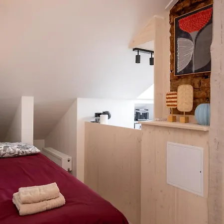 Scandi Spacious Attic Loft With Skyline View Huoneisto