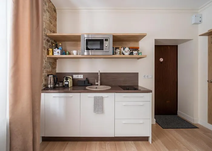 Stylish Close To Center, Cafes & Parks & Local Dining *