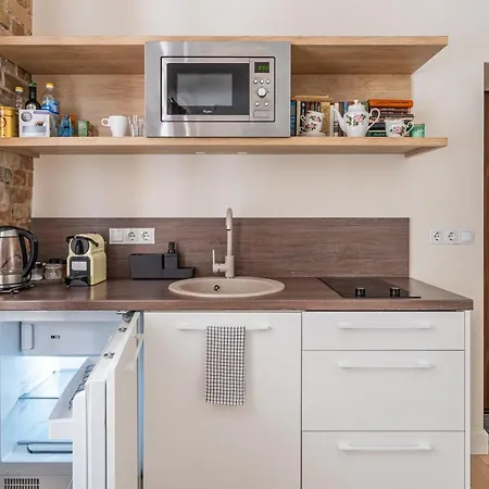 Stylish Close To Center, Cafes & Parks & Local Dining Apartmán *