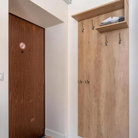Stylish Close To Center, Cafés&parks&local Dining